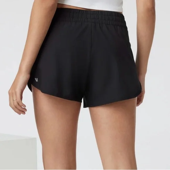 Vuori Black Women's Athletic Shorts Clementine 4” short 2.0 Size XS & M - Picture 2 of 12